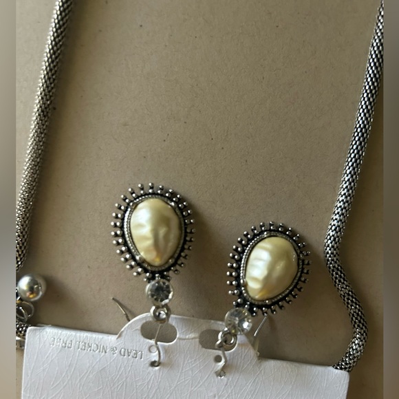 Set Art Deco Clear Rhinestone Necklace Silver Tone Faux Pearls Teardrop Earrings - Picture 3 of 6